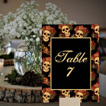 Gotische schedel Halloween bruiloft zwart Kaart<br><div class="desc">Dit gotische bruidstafelnummer verwelkomt uw gasten op hun tafel met een patroon van griezelige schedels die in een zwarte afgrond achter uw monogram tekst zweven. Elke schedel is versierd met rode rozen voor uw romantische gelegenheid op Halloween. Hun lege zielloze ogen staan scherp tegenover de bloemkroon en boeketten van dode...</div>