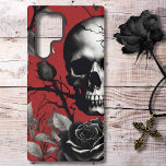 Gotische schedel met zwart Roos Samsung Galaxy Hoesje<br><div class="desc">Durf conventies te trotseren met deze exclusieve schedel en zwart rozen mobiele telefoonhoes, een boeiende versmelting van edgy design en opvallende schoonheid. Dit hoesje is niet alleen een beschermend schild voor je telefoon; het is een gewaagde uitspraak die de mystiek van een schedel combineert met de tijdloze allure van een...</div>