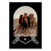 Gotische Skelet Handen Arch Foto Tafel Nummers Kaart (Voorkant)