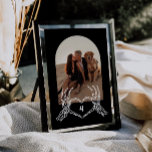 Gotische Skelet Handen Arch Foto Tafel Nummers Kaart<br><div class="desc">Dit is een gotisch geïnspireerd trouwtafelnummer met skeletonhanden en een humeurig donker design. Bewerk de meeste bewoordingen   ALLE kleuren om dit humeurige trouwprogramma aan te passen aan uw evenementenbehoeften   persoonlijke stijl. Selecteer "personaliseer deze sjabloon" om alle bewerkingsopties te zien :)</div>