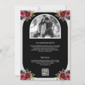 Gotische Skelet Koppel Rozen Zwart QR Code Trouwen Kaart (Achterkant)