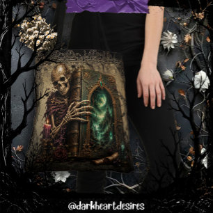 Gotische skelet met groot boek tote bag