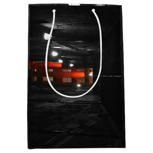 Gotische Trap Medium Cadeauzakje (Voorkant)
