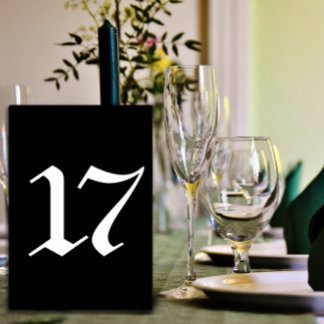 Gotische typografie zwarte tafel nummer kaart