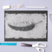 Gotische veer in een studie van zwart en wit tissuepapier (Craft)