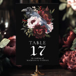 Gotische Waterverf Raven Floral Wedding Kaart<br><div class="desc">Vier uw speciale dag met deze gotische Waterverf Raven Floral Wedding ontwerp. Dit ontwerp is voorzien van een waterverf afbeelding van een raaf neergestreken op een boeket bloemen. Items worden precies afgedrukt zoals ze op uw scherm verschijnen wanneer u aan het winkelwagentje toevoegt, dus personaliseer en voeg elk tabelnummer toe...</div>