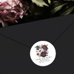 Gotische Waterverf Raven Floral Wedding Ronde Sticker<br><div class="desc">Vier uw speciale dag met deze gotische Waterverf Raven Floral Wedding ontwerp. Dit ontwerp is voorzien van een waterverf afbeelding van een raaf op een boeket.</div>