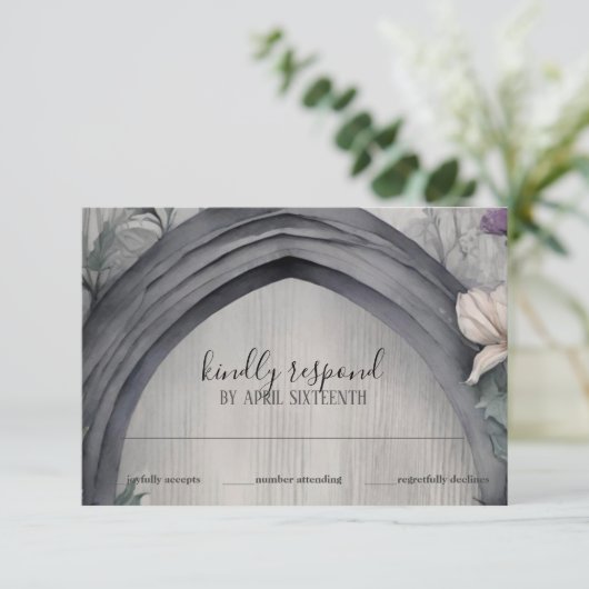 Gotische witte bloemenboog Pagan Handfasten RSVP Kaartje (Staand voorkant)