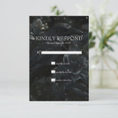 Gotische Zwarte Bloemen Raven & Roos Wedding RSVP Kaartje (Staand voorkant)