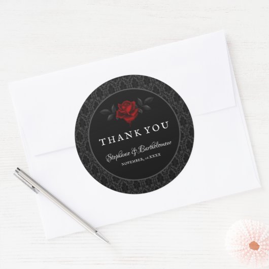 Gotische Zwarte Damast Roze Bruiloft Ronde Sticker (Envelop)