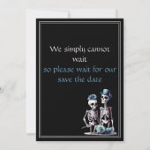 Gotische, zwarte, skelet verlovingsaankondiging kaart (Achterkant)