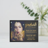 Goud Afstuderen | schoolbord de datumfoto opslaan Aankondigingskaart (Staand voorkant)