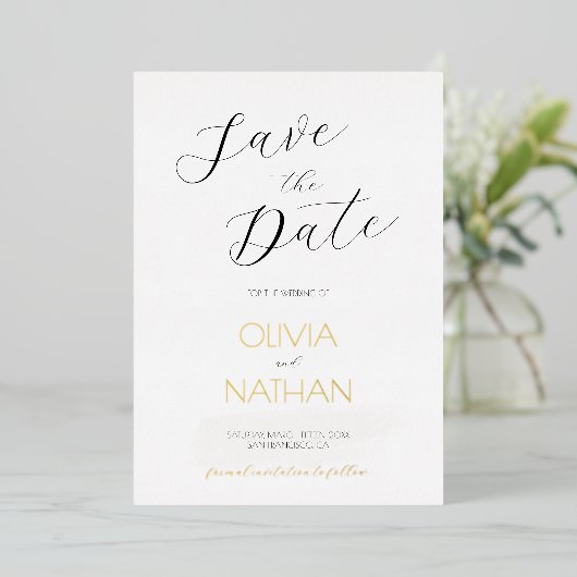 Goud Chique Script Bruiloft Save the Date Kaart (Staand Voorkant)