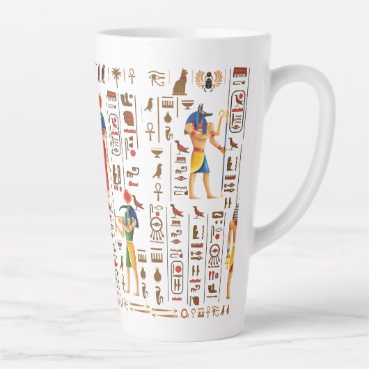 Goud-Egyptische hiërogliefen en godslastering op z Latte Mok (Rechts)