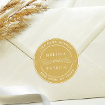 Goud Elegant Paar Namen Bruiloft Retouradres Ronde Sticker<br><div class="desc">Geelgouden en witte elegante ronde sticker met uw namen en retouradres.</div>