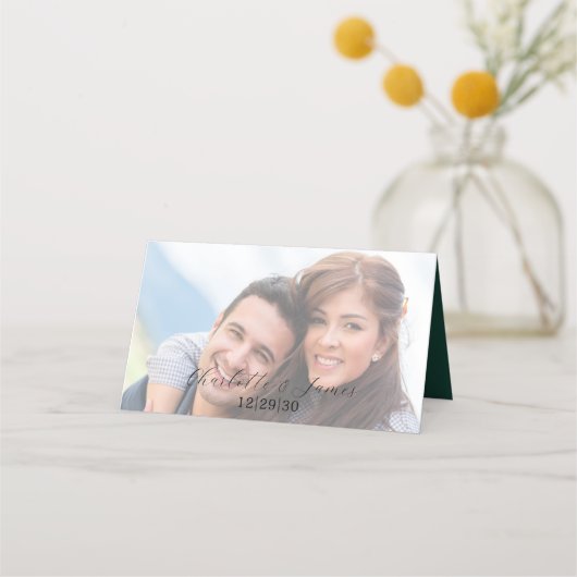 Goud Elegant Script en foto | Groene bruiloft Plaatskaartje (Achterkant)