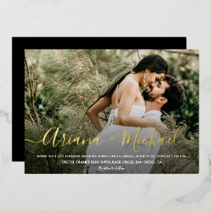 Goud Elegant Script Tekst Overlay Fotobruiloft Folie Uitnodiging