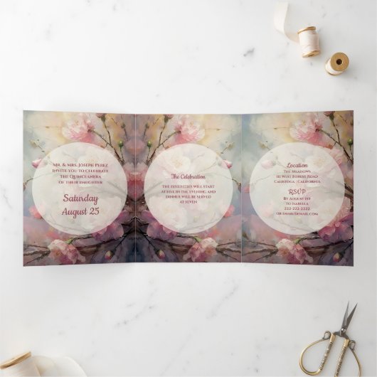 Goud en bloemen Quinceanera Drieluik Uitnodiging (Binnen)