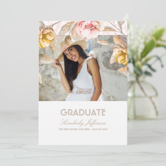 Goud en Blush Bloemen Waterverf Foto Afstuderen Kaart (Staand voorkant)