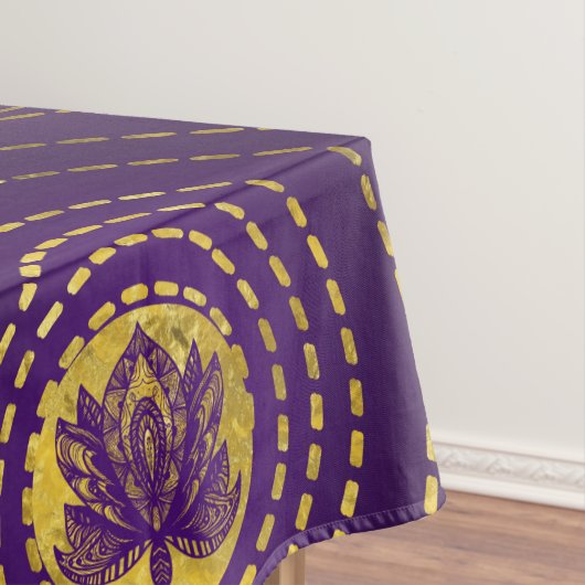 Goud en diepe paarse Lotus Flower Tafelkleed (Voorbeeld)