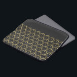 Goud en donkergrijs kunstdeco geometrisch patroon laptop sleeve<br><div class="desc">Elegant faux goud en donkergrijs art-deco geometrisch patroon.</div>
