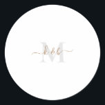 Goud en grijs Monogram-wasscript Ronde Sticker<br><div class="desc">Moderne gouden en grijze Sticker. Combolettertype. Was. Eenvoudig.</div>