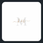 Goud en grijs Monogram-wasscript Vierkante Sticker<br><div class="desc">Moderne gouden en grijze Sticker. Combolettertype. Was. Eenvoudig. Vierkant.</div>