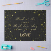 Goud en sparkles sterren op zwart tissuepapier (Craft)