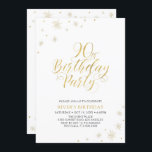 Goud en wit | Modern Chic 90th Birthday Party Kaart<br><div class="desc">Laten we je speciale dag vieren met deze stijlvolle gouden uitnodiging voor het 90ste verjaardag feest. In dit ontwerp is chic gold typografie op de voorzijde en gouden glans te zien met een foto op de achterzijde. Vervang de steekproeffoto met van u of schrap als u het niet wilt. De...</div>