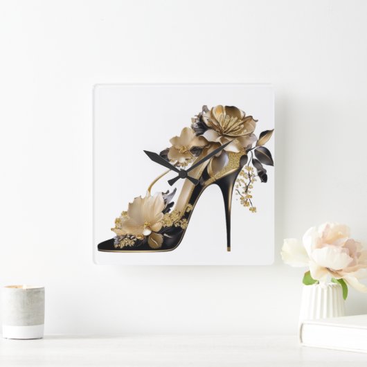 GOUD EN ZWARTE STILETTO HOUDT MET STROMEN VIERKANTE KLOK (Huis)