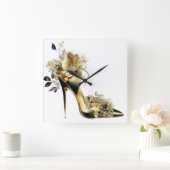 GOUD EN ZWARTE STILETTO HOUDT MET STROMEN VIERKANTE KLOK (Huis)