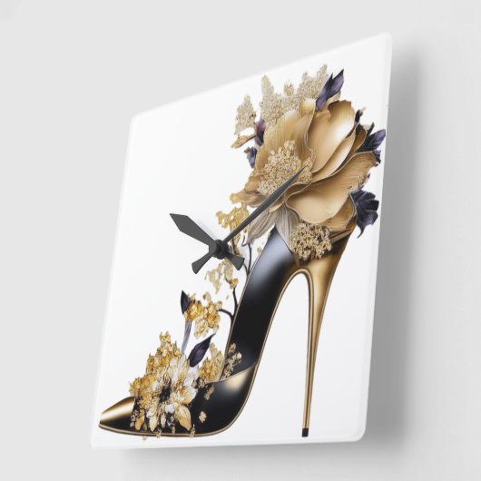 GOUD EN ZWARTE STILETTO HOUDT MET STROMEN VIERKANTE KLOK (Hoek)