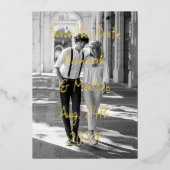 Goud Folie Save the Date Huwelijksfoto Chic Script Uitnodiging (Voorkant)