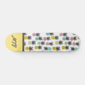 Goud Gele Vintage Ananas Patroon Monogram Persoonlijk Skateboard (Horizontaal)