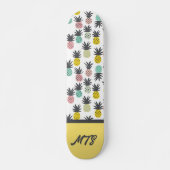 Goud Gele Vintage Ananas Patroon Monogram Persoonlijk Skateboard (Voorkant)