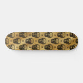 Goud Gothic Skull Monogram Initiaal Patroon Elegan Persoonlijk Skateboard (Horizontaal)