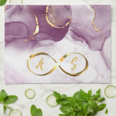 Goud Infinity Initiaal Monogram op paarse en goude Theedoek (Gevouwen)