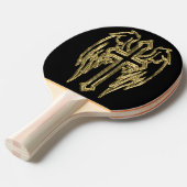 Goud katholiek kruis met vleugels tafeltennisbatje (Voorkant Gekanteld)