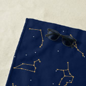 Goud & Marine Blauw Zodiac Constellations Patroon Strandlaken (In situ)