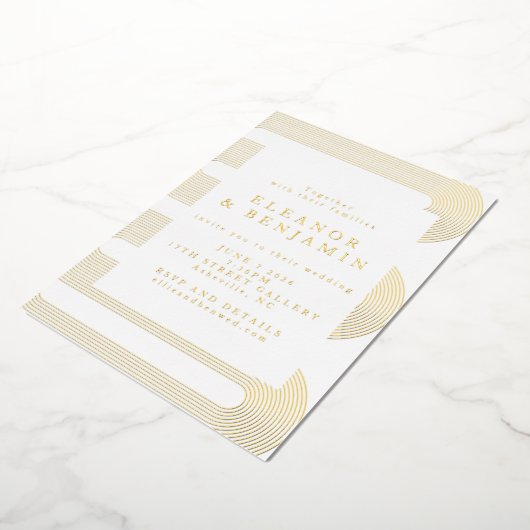 Goud Moderne Abstracte Lijnen Elegante Trouw  Folie Uitnodiging (Gedraaid)