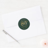 Goud Moderne Script 80ste Verjaardagsfeest Groen Ronde Sticker (Envelop)