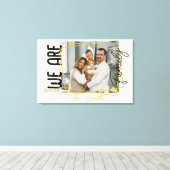 Goud Monogrammed wij zijn familie foto Canvas Afdruk (Insitu (Houten vloer))