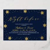 Goud & Navy Winter Sneeuw Koppels Trouwfeest Folie Uitnodiging (Voorkant)