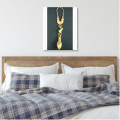 Goud oorring met valvormige hanger in de vorm canvas afdruk (Insitu (Slaapkamer))