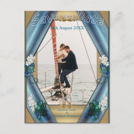 Goud, Peacock Feathers op Emerald Green Silk Aankondigingskaart (Voorkant)