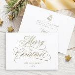 Goud Romantisch Vrolijk Kerstscript Flat Feestdagenkaart<br><div class="desc">Deze eenvoudige platte kerstkaart is voorzien van elegante en romantische swirly kalligrafie belettering met een winter hulst bessen boeket en aangepaste tekst op de achterkant. Voor meer geavanceerde aanpassing van dit ontwerp,  klikt u op de BLUE DESIGN TOOL BUTTON hierboven!</div>