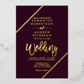 Goud script strepen pruimen rode bruiloft folie uitnodiging (Voorkant)