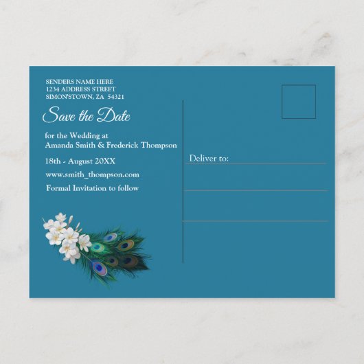 Goud, twee pacocks, veren op Emerald Green Silk Aankondigingskaart (Achterkant)