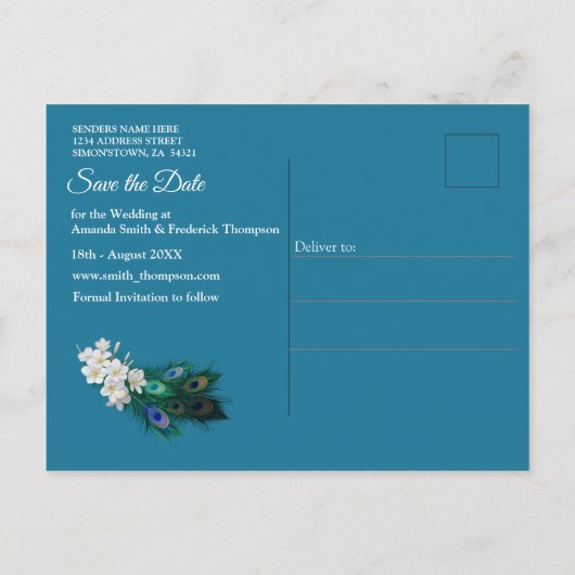 Goud, twee pacocks, veren op Emerald Green Silk Aankondigingskaart (Achterkant)