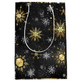 Goud van zwarte sneeuwvlokken met kerstmis medium cadeauzakje (Voorkant)